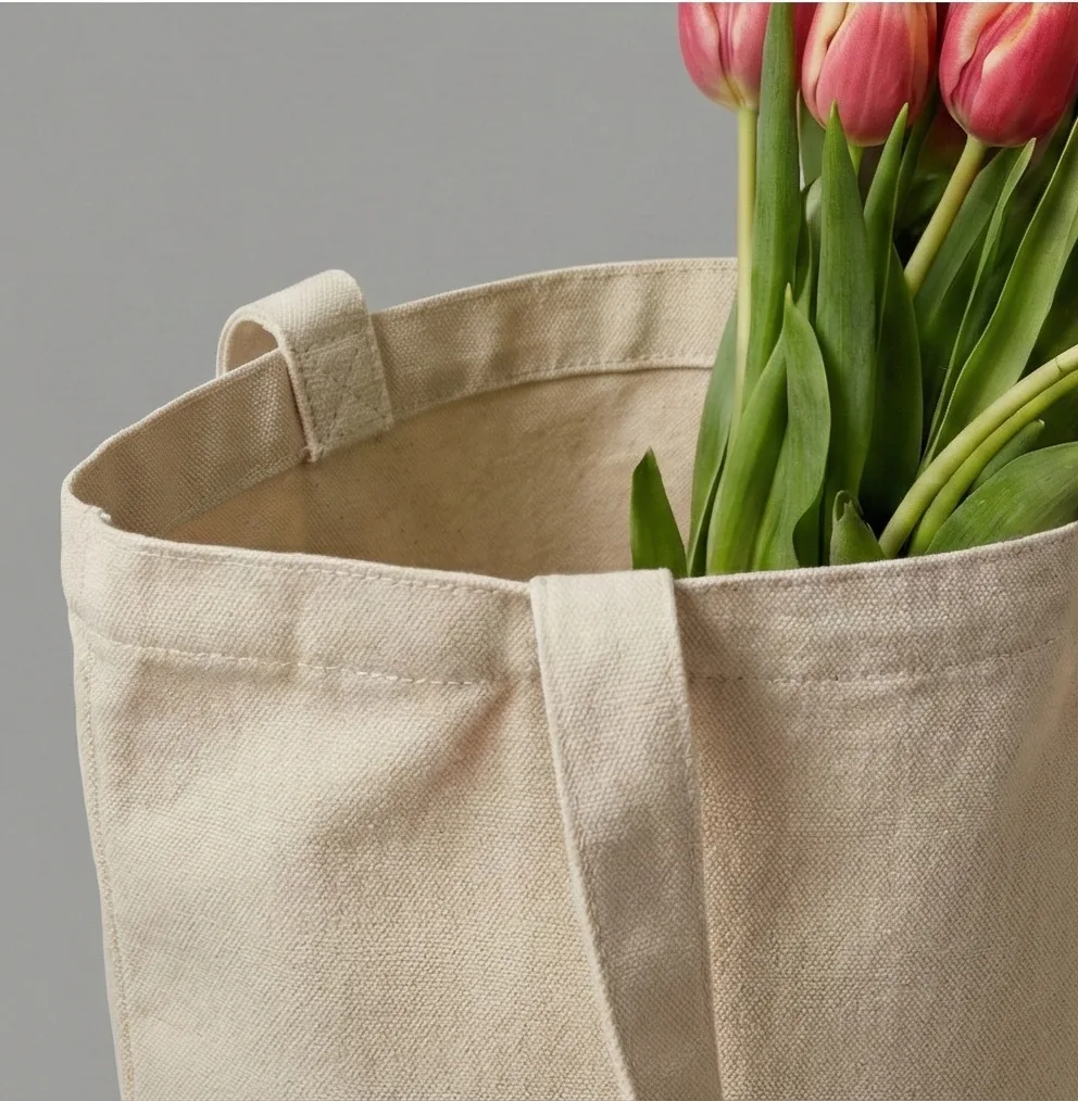 Flat canvas tote close-up 1 / 平口帆布托特包局部细节 1