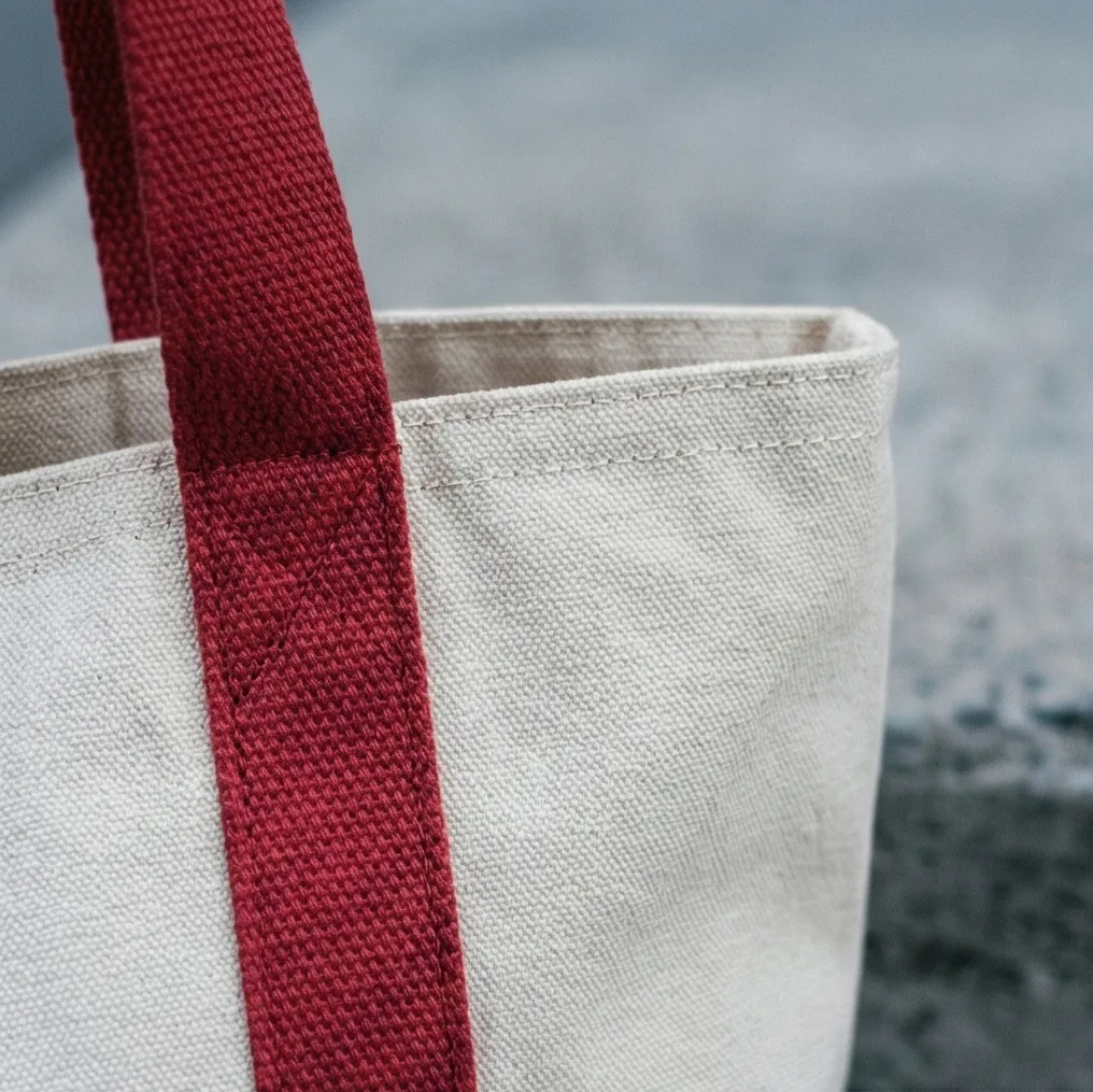Two-tone canvas tote detail 2 / 双色帆布托特包局部细节 2