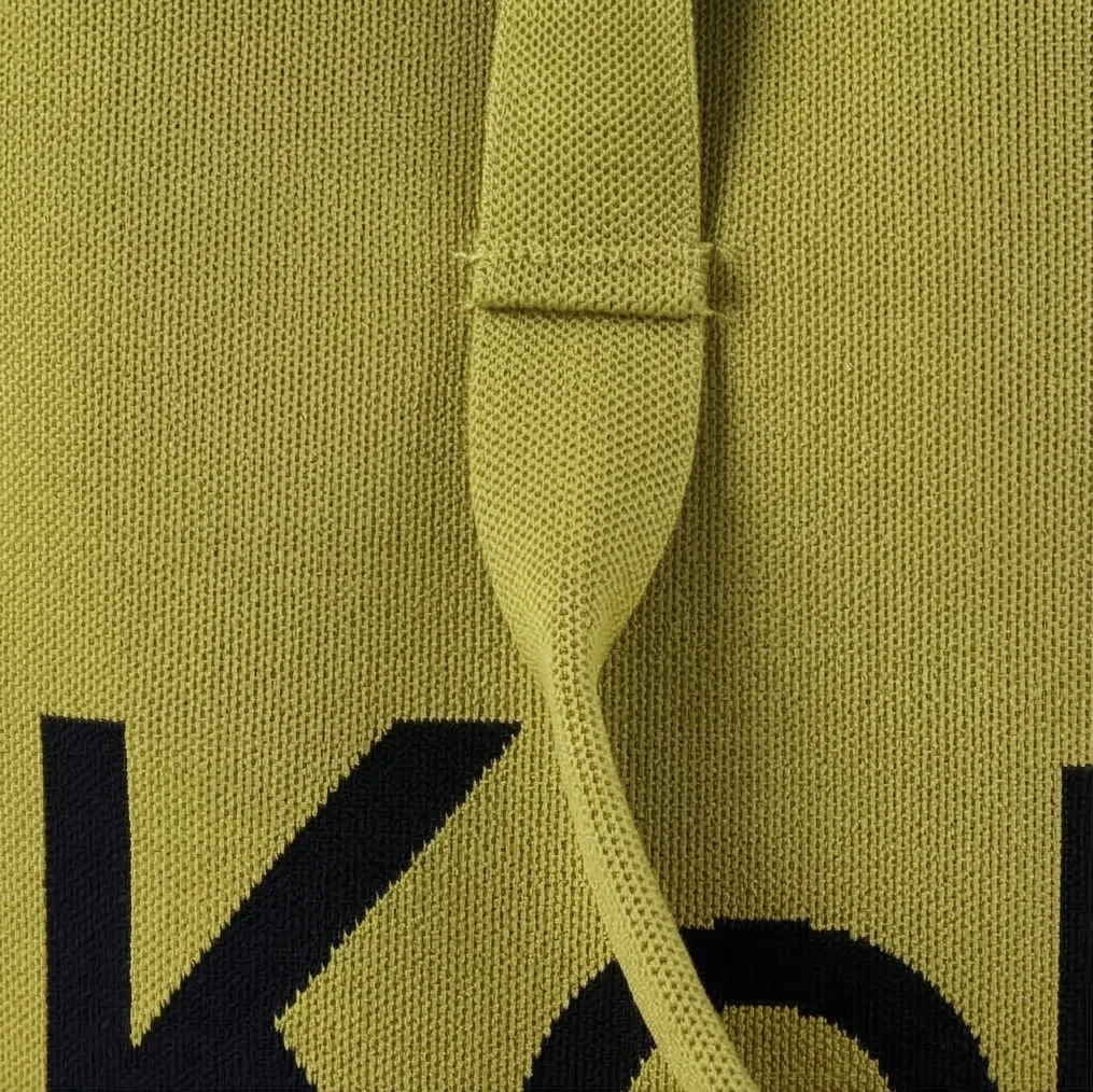Dual-handle knit tote detail 2 / 双提手针织托特包局部细节 2