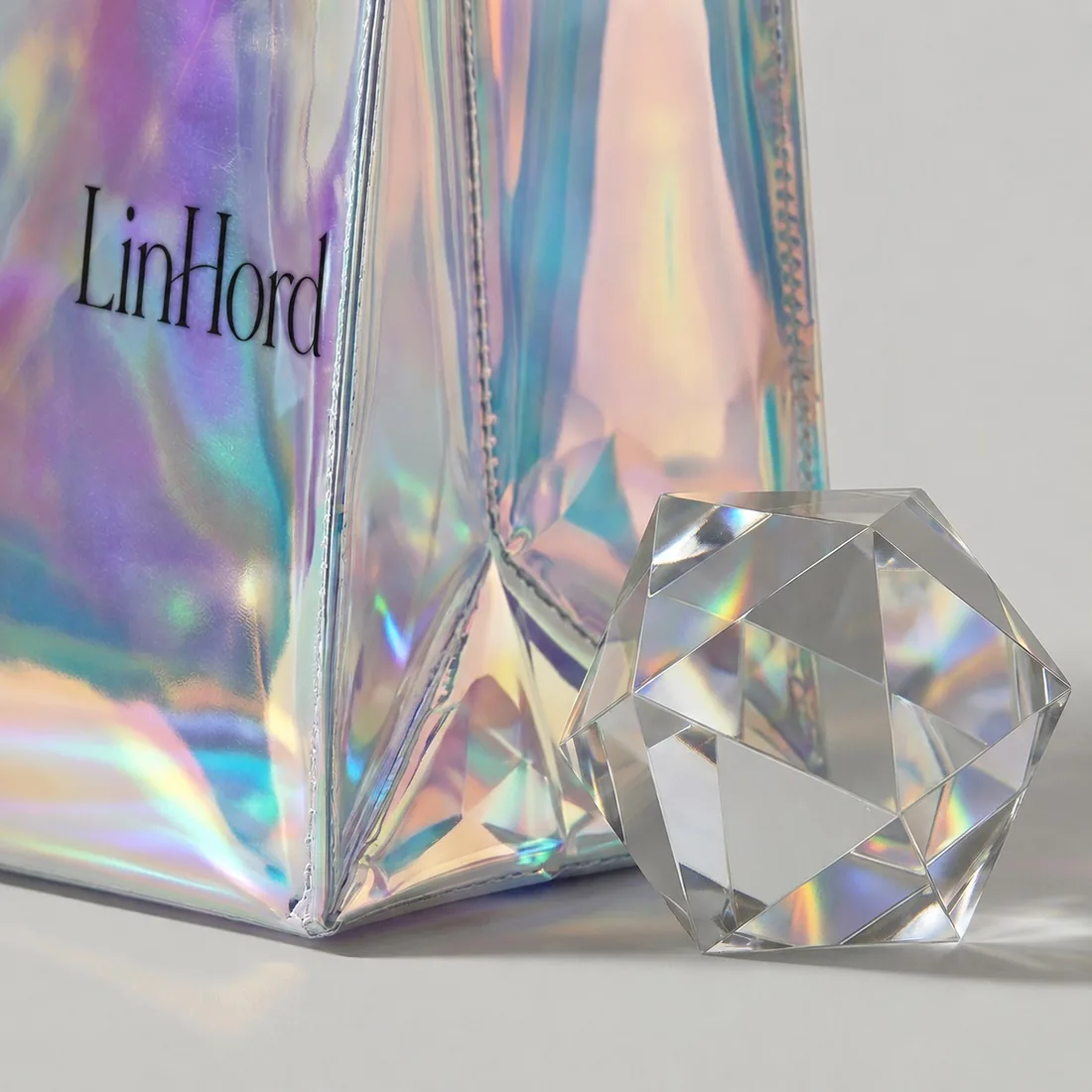Holographic PVC tote detail 2 / 镭射 PVC 托特包局部细节 2